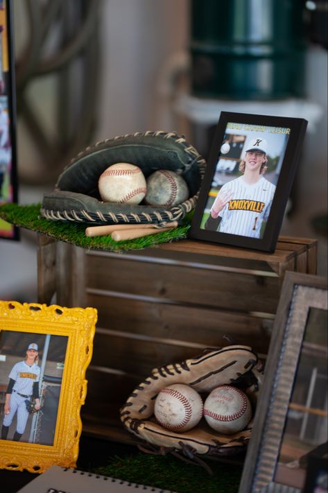 Senior Baseball Banquet Ideas, Signing Day Table College Baseball, Senior Boy Graduation Party Ideas, High School Senior Table Display, Highschool Graduation Party Ideas Boys, Graduation Baseball Theme, Boys Graduation Party Ideas Centerpieces, Sports Theme Graduation Party Ideas, Baseball Graduation Centerpieces