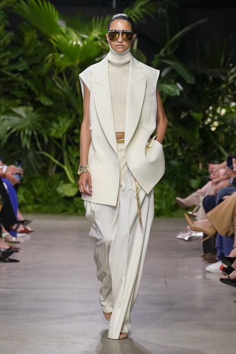 Bouchra Jarrar, Spring 2023 Ready To Wear, Bandeau Tops, Michael Kors Fashion, 2023 Ready To Wear, Fashionista Clothes, Michael Kors Collection, Spring 2023, Marchesa