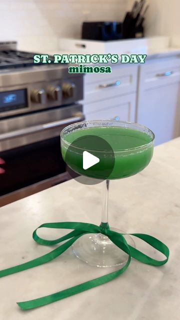 Amber Capps on Instagram: "We celebrate St. Patrick’s Day big in Savannah ☘️ Celebrations start this weekend + I can’t wait! I make this 3 ingredient mimosa every year with a new twist each time! 

Green Mimosa:
•Green Edible Glitter - I used @fancysprinkles 
•1 ounce of Blue Curacao 
•1.5 ounces of orange juice (without pulp)
•Top with Prosecco

Stir and enjoy! This green mimosa would also be perfect for a Master’s Party too! ✨

📍320 East Property - available to rent from @luckysavannah 
.
.
.
.
.
St. Patrick’s day // St. Patrick’s Day drink // Saint Patrick’s Day // Mimosa // Mimosas // Drink Recipe // Green Drink // Green Bow // Amazon Finds // Cocktail // Cocktail recipe // Masters Drink // Masters #stpatricksday #stpatricks #stpatricksdaycrafts #saintpatricksday #savannah #savannahga Green Edible Glitter Drinks, Mimosa Drink, Green Cocktails, Brunch Drinks, Green Drinks, Blue Curacao, St Patrick's Day Crafts, Edible Glitter, Green Bows