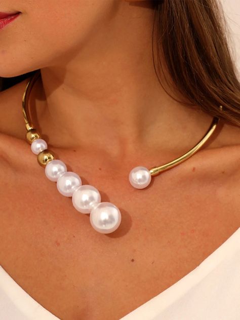 Elegant Imitation Pearl Torque Metal Choker Necklace | stylewe Metal Choker Necklace, Metal Choker, Womens Chokers, Pearl Choker Necklace, Estilo Hip Hop, Long Chain Necklace, Geometric Necklace, Pearl Choker, Blue Heart