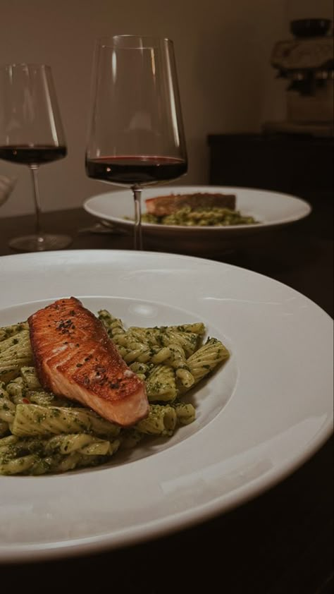 12 Course Meal, Salmon Dinner Aesthetic, Pasta Dinner Aesthetic, Salmon Aesthetic, Dinner Recipe Pasta, London Fashion Week Street Style Men, Pasta Salmon, 26th Birthday Party, Fashion Books Aesthetic