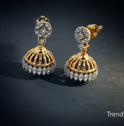 Diamond Jimikki, Maharashtrian Bride, Baby Jewelry Gold, Small Earrings Gold, Unique Gold Jewelry Designs, Bridal Jewellery Inspiration, Simple Gold Earrings, Silver Jewelry Accessories, New Gold Jewellery Designs