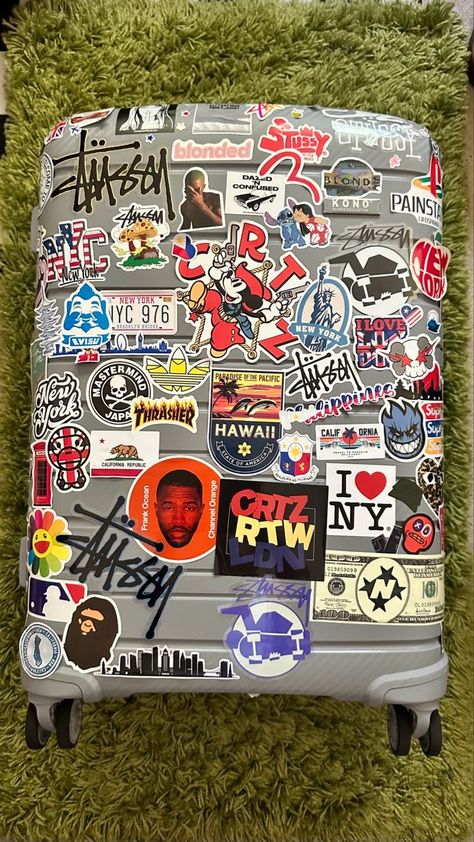 Suitcase Aesthetic, Dads Room, Virginia Vacation, Suitcase Stickers, How To Tie Shoes, Skateboard Art Design, Airport Fits, Inside My Bag, Computer Sticker