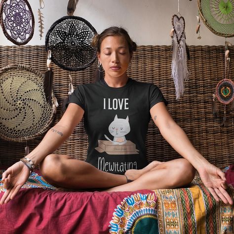 Cats also meditate. But just when we are asleep. During the day, they just run around non stop 😁 Different Types Of Yoga, Yoga Beginners, Cut Tees, Types Of Yoga, Yoga Tshirt, Statement Shirt, Look Plus, Stylish Shirts, This Moment