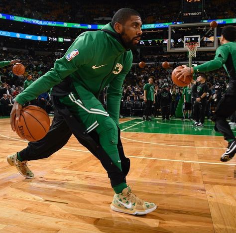 Kyrie Irving with his sick Boston Celtics kicks Kyrie 3, Boxing Images, Nba Mvp, Basketball Is Life, Basketball Funny, Basketball Photography, Nba Wallpapers, Paul George, James Harden