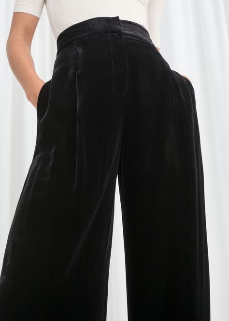 High Waisted Velvet Pants, Velvet Trousers, Velvet Pants, Fashion Story, Grunge Outfits, Aesthetic Fashion, Passion For Fashion, Aesthetic Clothes, Fashion Inspo Outfits