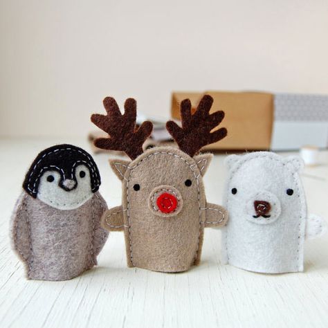 etsy-craft-kit-11 Winter Friends, Felt Puppets, Baby Mobil, Felt Finger Puppets, Beginner Crafts, Eco Friendly Christmas, Christmas Craft Kit, Puppet Crafts, Puppet Making