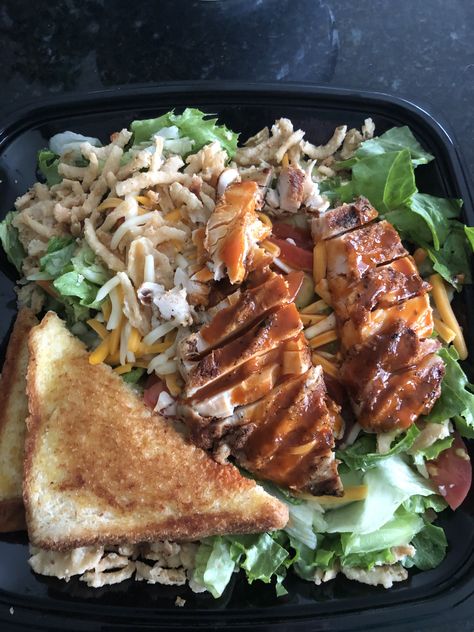 Zaxby’s grilled chicken salad Chicken Salad Healthy, Salad Calories, Fried Chicken Salads, Asian Slaw Recipe, Southwest Ranch, Asian Salad Recipe, Salad Aesthetic, Chicken Salad Sandwich Recipe, Asian Chicken Salads