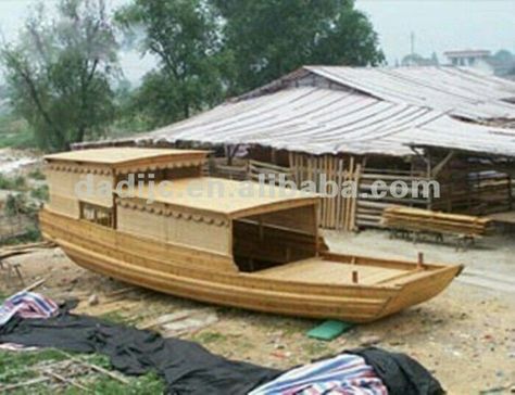 Sampan - this boat makes my imagination run wild! Trailer Sailer, Floating Boat Docks, Wooden Speed Boats, Wood Boat Building, Cardboard Boat, Shanty Boat, Sailboat Plans, Houseboat Living, Wood Boat Plans