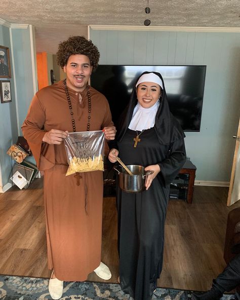 Nacho And Nun Costume, Nacho And Encarnacion Costume, Nacho Libre Couple Costume, Plus Size Halloween Couples Costumes, Nacho Libre And Nun Costume, Nacho Libre Family Costume, Nacho Lebre Costumes, Mexican Couple Costume Ideas, Nacho Libre Costume Couple