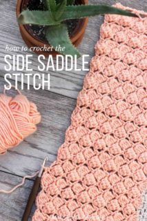 The sidesaddle cluster crochet stitch has a lovely, repetitive look that is both airy and substantial at the same time. Check out this video tutorial to learn how to do it step-by-step! Side Saddle Stitch, Beau Crochet, Crochet Baby Boots, Side Saddle, Tunisian Crochet Stitches, Saddle Stitch, Confection Au Crochet, Stitch Crochet, Crochet Diy