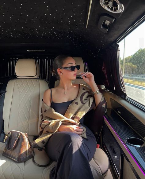 Rich Wife Lifestyle, Rich Women Lifestyle, Wealthy Women, Luxury Lifestyle Women, Rich Girl Lifestyle, Rich Lifestyle, Rich Women, Luxe Life, Luxury Lifestyle Dreams