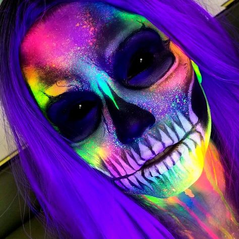 Colorful Face Makeup Halloween, Uv Light Makeup Ideas, Neon Skull Makeup Halloween, Uv Skull Makeup, Catrinas Neon Makeup, Neon Skeleton Makeup, Uv Makeup Ideas, Rainbow Skull Makeup, Neon Clown Makeup