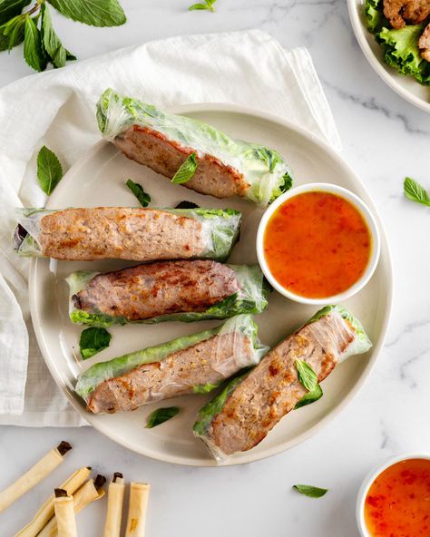 Fresh Spring Rolls Recipe, Nem Nuong, Pork Spring Rolls, Rotisserie Chicken Recipes Leftover, Spinach Artichoke Dip Easy, Chargrilled Chicken, Vietnamese Grilled Pork, Vietnamese Spring Rolls, Recipe Pork