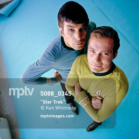 Leonard Nimoy and William Shatner on the "Star Trek" set. © Ken Whitmore / #mptvimages Spock And Kirk, Mr Spock, Deep Space Nine, Fritz Lang, Star Trek Original, Starship Enterprise, William Shatner, Star Trek Universe, Star Trek Tos