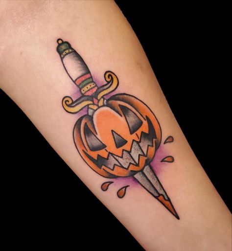 Pumpkin Trad Tattoo, Tattoo Pieces, Pumpkin Tattoo, Knife Tattoo, Pumpkin Candy Corn, Halloween Tattoo, Dagger Tattoo, Traditional Tattoos, Halloween Tattoos