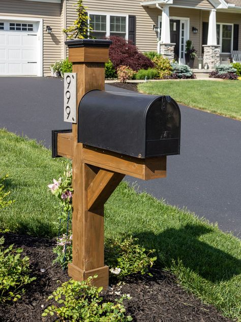 Cedar Mailbox Post, Farmhouse Mailboxes, Country Mailbox, Rustic Mailboxes, Home Mailboxes, Mailbox Stand, Modern Gardening, Rural Mailbox, Mailbox Garden