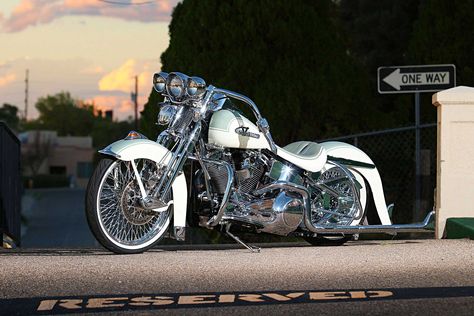 2002 Harley-Davidson Heritage Springer - From Schwinns to Springers Harley Davidson Glide, Heritage Springer, Motorcycle Momma, Harley Davidson Pictures, Softail Springer, Vintage Indian Motorcycles, Harley Davidson Exhaust, Harley Davidson Softail, Custom Motorcycles Harley