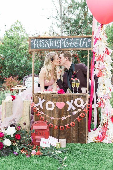 cute kissing booth Decor Photobooth, Valentine Mini Session, Valentine Photo Shoot, February Wedding, Romantic Wedding Inspiration, Photos Booth, Wedding Kiss, Wedding Photography Styles, Kissing Booth