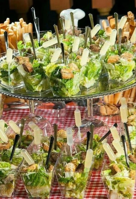 Cocktail Hour Bridal Shower Ideas, Engagement Party Food Ideas Appetizers, Pasta Bar Wedding Reception, Cocktail Party Food Ideas, Fancy Party Food, Food Station Ideas, Sommer Mad, Rustic Wedding Decorations, Reception Food