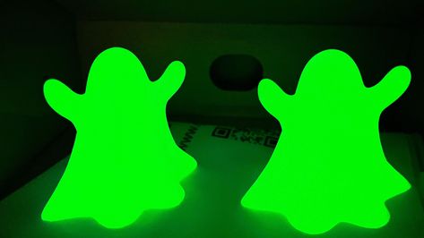 Have you printed sooooo bright work with glow-in-the-dark resin before? Amazing light green fluorescence! Wanna know more? Come to watch our 2nd Anniversary LIVE on August, 8th! #gratkit #resin #glowinthedark #ghost #halloween #resinart #liveshow #gratkitresin #halloween2024 #3dprinting 2nd Anniversary, Ghost Halloween, Resin Art, Glow In The Dark, Light Green, The Darkest, 3d Printing, Ghost, Halloween