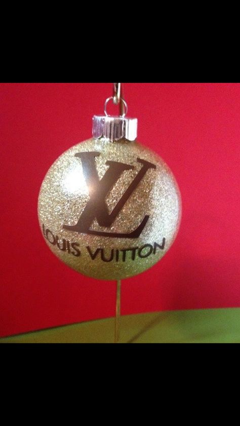 Lv Ornaments, Designer Ornaments, Louis Vuitton Christmas, Xmas Bulbs, Chanel Christmas, Cricut Iron On Vinyl, Themed Christmas Tree, Louie Vuitton, Christmas Decoupage