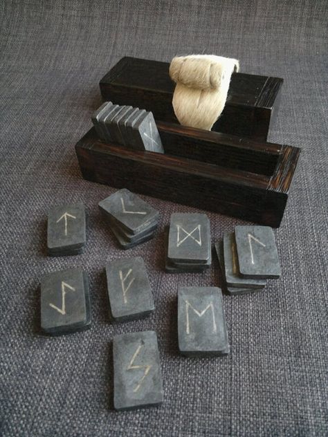 Norse Druid, Rune Viking, Ancient Runes, Wiccan Crafts, Pagan Crafts, Rune Symbols, Norse Myth, Viking Life, Elder Futhark Runes