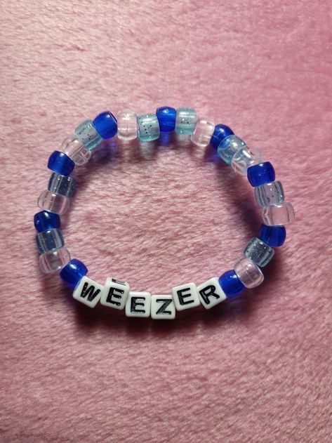 Friendship Bracelets Words, Bracelets Words, Weezer Band, Weezer Blue, Kandi Beads, Cute Friendship, Diy Kandi Bracelets, Pony Bead Bracelets, Diy Kandi