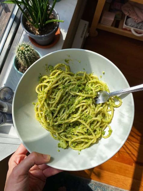 Broccoli Spaghetti Recipes, Spaghetti Broccoli Recipes, Broccoli Spaghetti Pasta, Brócoli Recipes, Spaghetti With Broccoli, Broccoli Spaghetti, Sauce For Broccoli, Girl Breakfast, Spagetti Recipe