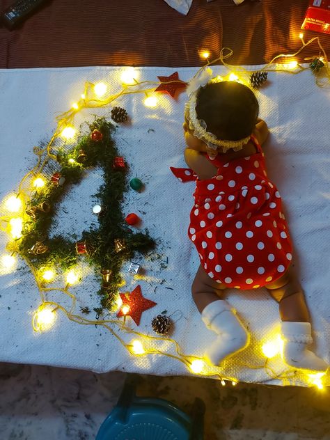 Christmas theme baby photo shoot # 4 month 4months Baby Photo Shoots, 4th Month Baby Photo Ideas, 4 Months Baby Photoshoot Ideas, Baby Girl Photoshooting, 4 Month Baby Photoshoot, Girl Photoshooting, 4 Month Baby, Baby Photo Shoot, Kids Photoshoot