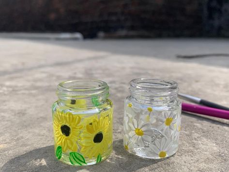 Bottle Paintings, Bottles Decoration Diy, Painting Glass Jars, Diy Mother's Day Crafts, Handmade Journals Diy, Bridal Gift Wrapping Ideas, Glass Bottle Diy, Birthday Gifts For Boyfriend Diy, Posca Art