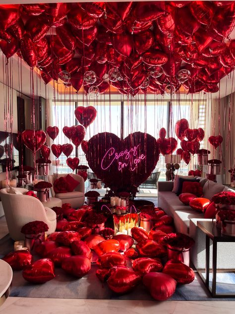 Rose Petal Hotel Room, Proposal Room Decor, Valentines Bedroom Decor Romantic, Roses Hotel Room, Rose Petal Decoration Ideas, Hotel Proposal Ideas, Hotel Room Decorations Romantic, Propose Decoration, Hotel Room Romantic