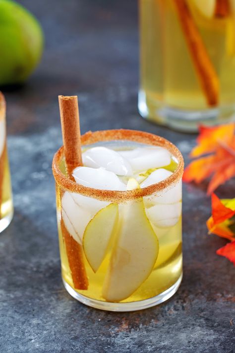 Pear Simple Syrup, Pear Sangria, Vodka Sangria, Fall Sangria Recipes, Cinnamon Drink, Pear Sauce, Pear Cocktails, Pear Vodka, Caramel Vodka