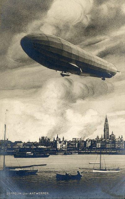 Eerste luchtbombardement ooit / First air raid ever | Flickr - Photo Sharing! Zeppelin Airship, Graf Zeppelin, Burning City, Air Raid, Antwerp Belgium, Interesting History, Wasp, Dieselpunk, Military History