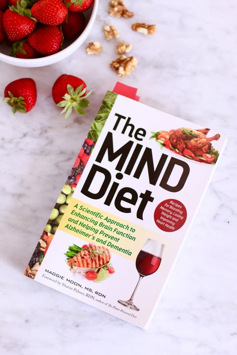 Het MIND-dieet - Whitney E. RD 80 Day Obsession Workout, Mind Diet Recipes, The Mind Diet, Raw Vegan Diet, Mind Diet, Calming Essential Oils, Muscle Building Diet, Dash Diet, Diet Food List