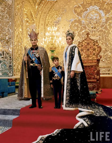 Mohamed Reza Pahlavi, Mohammad Rezā Shāh, Empress Farah, Reza Shah, Farah Pahlavi, King Of Persia, Reza Pahlavi, Pahlavi Dynasty, Shah Of Iran