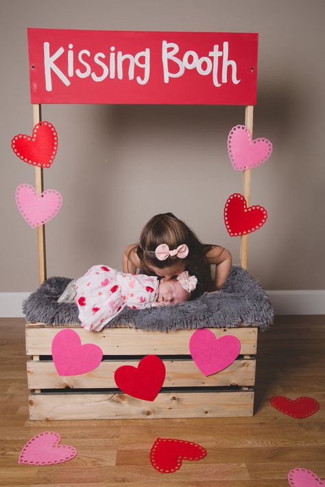 Valentines Day Photoshoot Kids, Valentines Baby Photoshoot, Holiday Baby Pictures, Photography Valentines Day, Valentines Baby Photos, Diy Newborn Photography, Baby Milestones Pictures, Valentine Photo Shoot, Monthly Baby Pictures