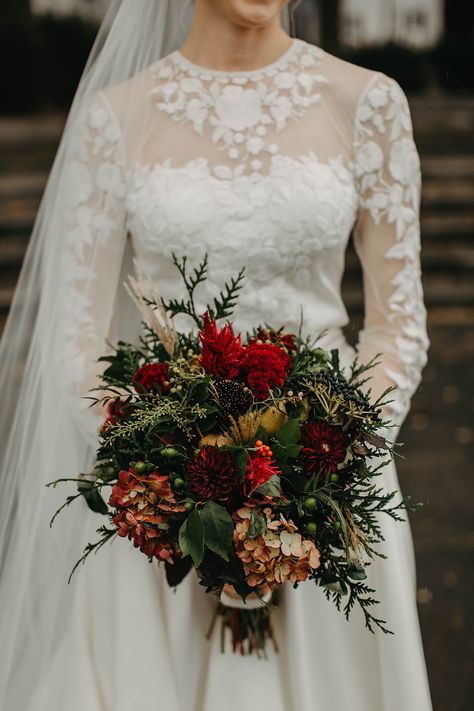 Maroon And Forest Green Wedding, Green Fall Weddings, Cream Wedding Bouquet, Forest Green And Gold, Emerald Wedding Colors, 2026 Wedding, Wine Red Wedding, Army Wedding, Dark Green Wedding