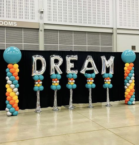 Cheerleading Balloon Arch, Pride Balloon Garland, Letter Balloons Backdrop, Cheer Balloons, Blue Balloon Columns, Birthday Balloon Columns, Balloon Columns Ideas, Balloons Columns, Grad Balloons