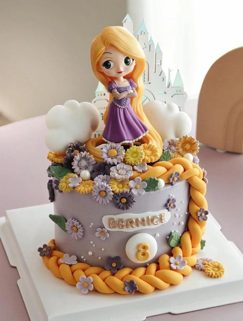 Rapunzel Cake Design, Rapunzel Birthday Cake, Bolo Hot Wheels, Bolo Rapunzel, Disney Princess Birthday Cakes, Rapunzel Cake, Showstopper Cakes, Rapunzel Birthday, Hedgehog Cake