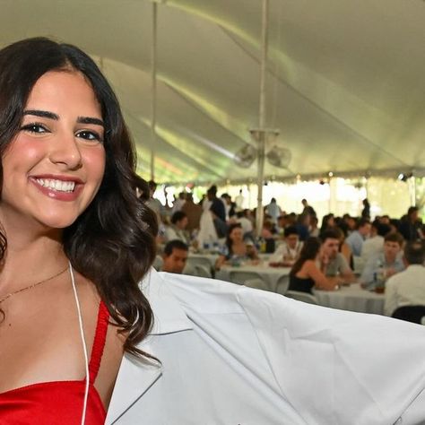 Harvard University on Instagram: "Today we welcomed a new class of students to Harvard Medical School and Harvard School of Dental Medicine! During the White Coat Ceremony, first-year students celebrated their transition into the medical profession with friends and family as they donned their white coats for the first time. Congratulations and welcome everyone🎉

#HarvardMed #HarvardDentalMed #HSDM2028 #HarvardMed28 #WhiteCoat" Dental Medicine, White Coats, White Coat Ceremony, Medical Profession, First Year Student, Harvard Medical School, Harvard University, New Class, White Coat