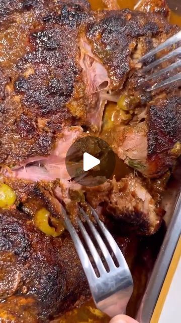 Pernil In Crockpot, Pernil Recipe, Puerto Rican Dishes, Sarah Lynn, Christmas Food Dinner, Dinner Time, Pork Recipes, Meat Recipes, Food Dishes