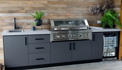 Outdoor Kitchen Benchtop, Grey Outdoor Kitchen, Grey Benchtop, Bbq Area Ideas, Bbq Inspiration, Counter Storage, Outdoor Bbq Area, Outdoor Kitchen Countertops, Outdoor Bbq Kitchen