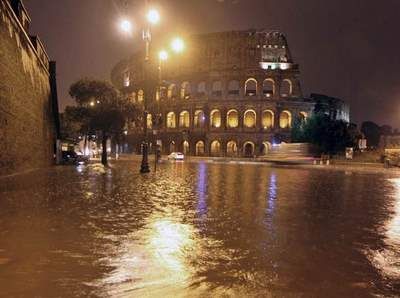 Rome in the rain Where I Live, The Horizon, Rainy Days, Tuscany, The Road, Sydney Opera House, Rome, Places To Go, Swimming