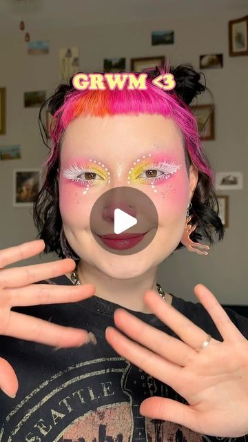 24K views · 8.2K likes | Tory Zink on Instagram: "Someone said this look gives Rosy Maple Moth and now that’s all I see🩷🌸 - #makeuptutorial #creativemakeup #pinkmakeup #graphicliner #makeupinspiration #fairymakeup" Moth Costume Makeup, Moth Face Paint, Rosy Maple Moth Costume, Moth Makeup Halloween, Moth Makeup, Maple Moth, Rosy Maple Moth, Bug Party, Makeup Mistakes