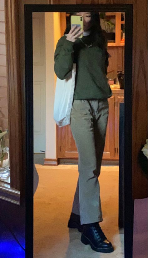 Green Corteroid Pants Outfit, Outfits With Green Turtleneck, Layering Crewneck Outfits, Green Corduroy Pants Outfit Aesthetic, Outfits With Green Corduroy Pants, Turtle Neck Layering Outfit Aesthetic, Green Crewneck Outfit Aesthetic, Navy Green Pants Outfit, How To Style Green Corduroy Pants