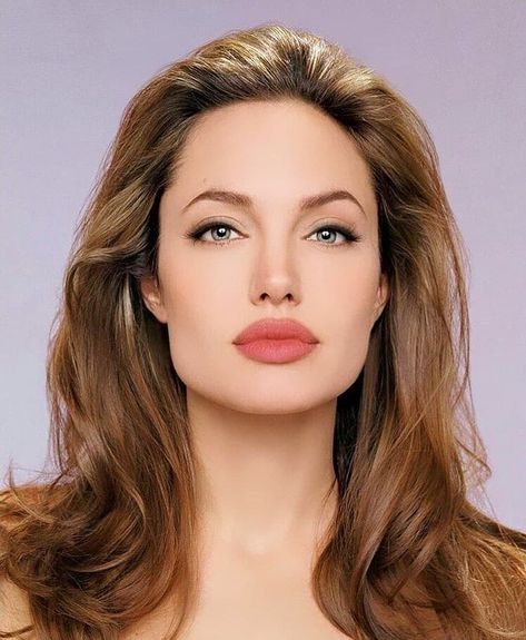 💙 Jawline Women, Fan Image, Girl Falling, Angelina Jolie, Beauty Face, Beauty Secrets, Beauty Make Up, Womens Makeup, Cool Hairstyles