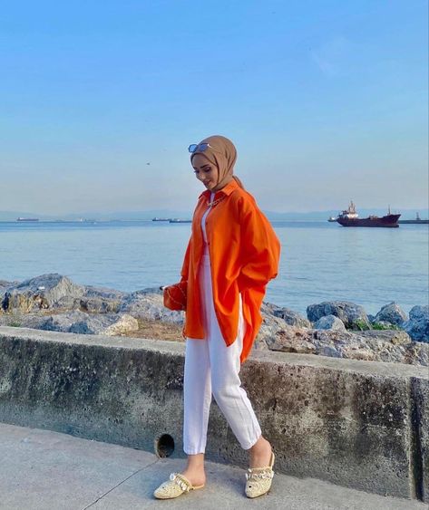 Orange Shirt Outfit Hijab, Orange Hijab Outfit, Orange Hijab, Orange Shirt Outfit, Orange Kimono, Hijab Turban Style, Estilo Hijab, Everyday Fashion Outfits, Turban Style