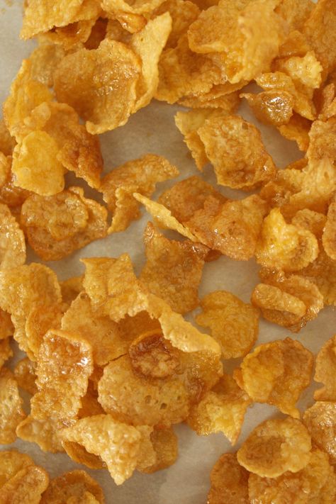 Maple Glazed Corn Flakes Honey Cornflakes, Snack List, Maple Cookies, Snacks List, Cold Cereal, Maple Glaze, Corn Flakes, Vegetarian Breakfast, Cereal Recipes