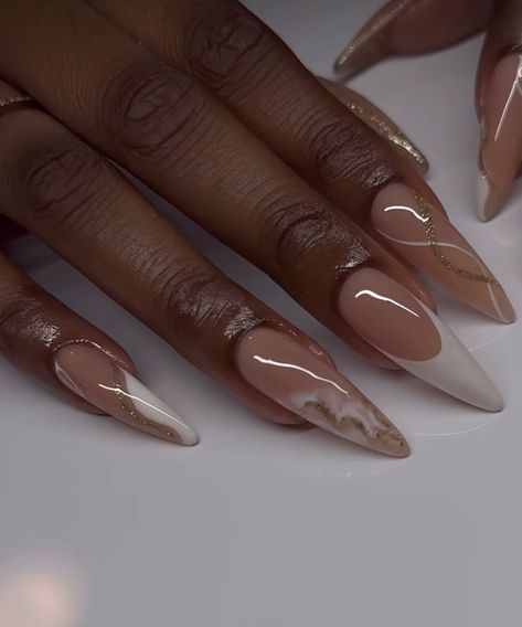 Kpop Almond Nails, Oval Nails Birthday, Birthday Nails Neutral Colors, Brown Glazed Almond Nails, Baddie Nail Art Almond, Holiday Nails Classy Elegant, Elegant Almond Shaped Nails, Elegant Birthday Nails Almond, Beige Ombre Nails Almond